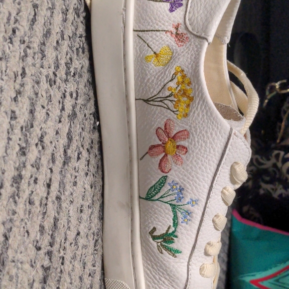 Soludos Pressed Floral Ibiza Sneakers - Picture 8 of 9